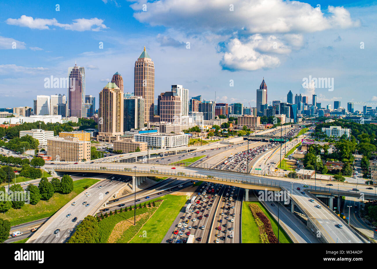 Atlanta in Georgia skyline del centro antenna. Foto Stock