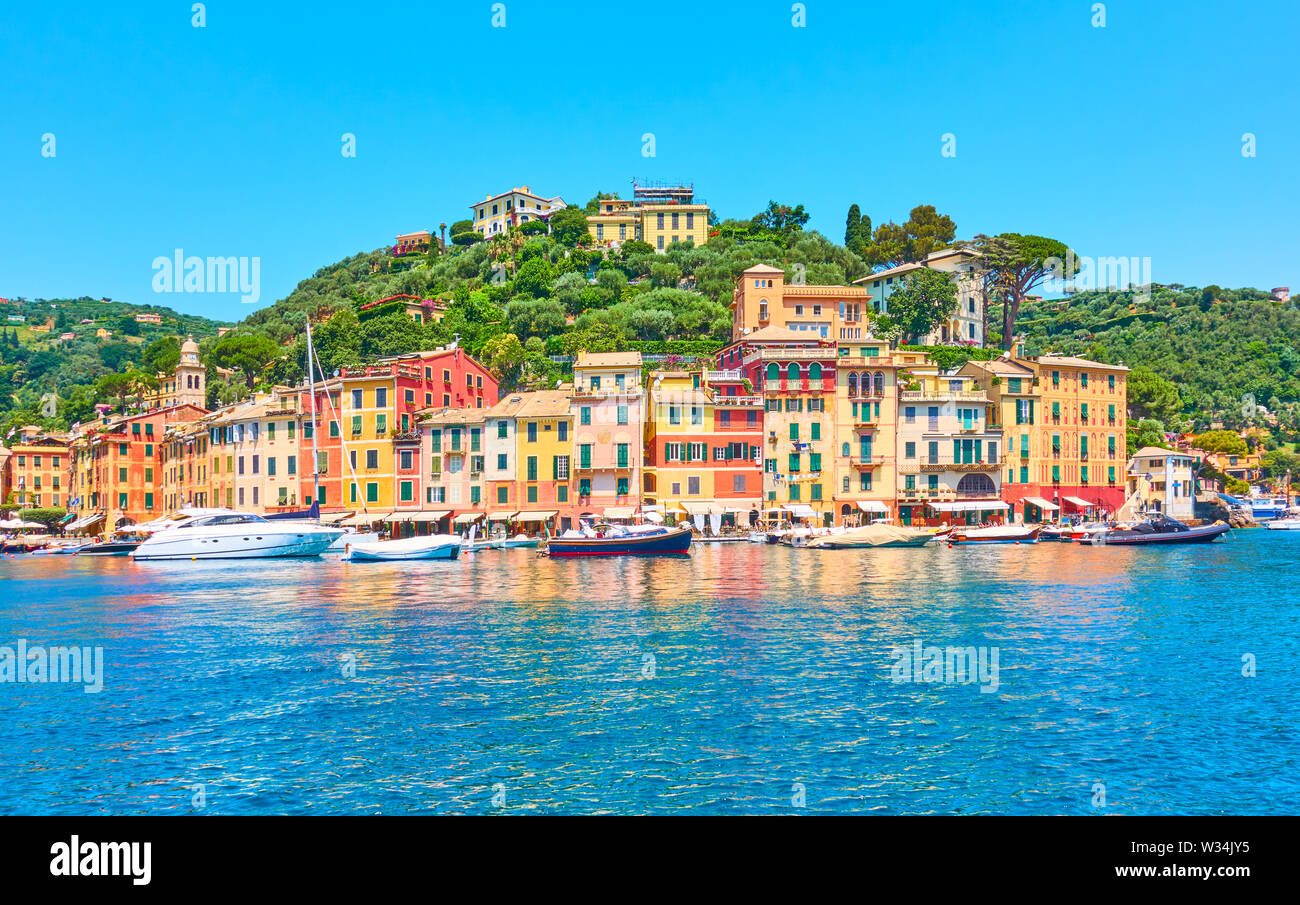 Panorama di Portofino - resort di lusso sulla riviera italiana in Liguria, Italia Foto Stock