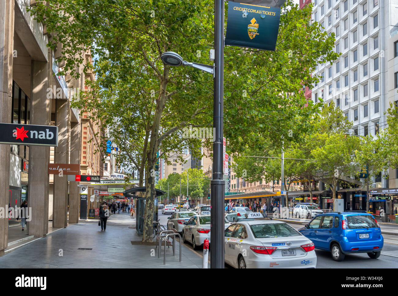King William Street nel quartiere centrale degli affari (CBD), Adelaide, South Australia, Australia Foto Stock