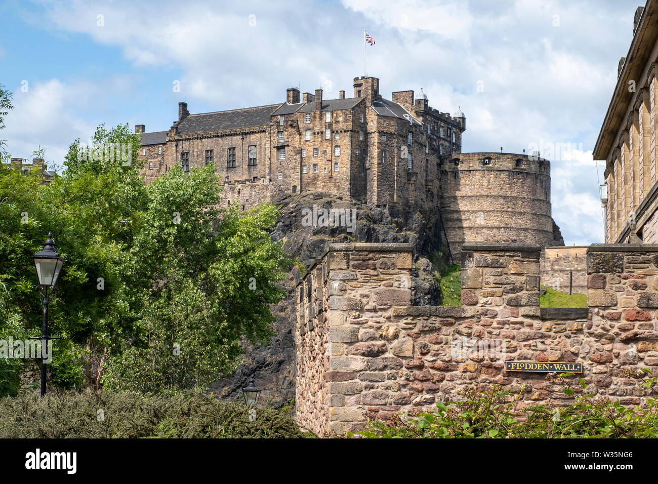 Parete Flodden e il Castello di Edimburgo situato nel cuore di Edimburgo città vecchia. Foto Stock Parete Flodden e il Castello di Edimburgo situato nel cuore di Edimburgo città vecchia. Foto Stock