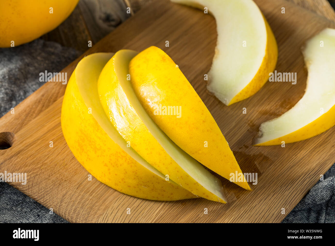 Materie organico giallo melone Canarie pronto a mangiare Foto Stock