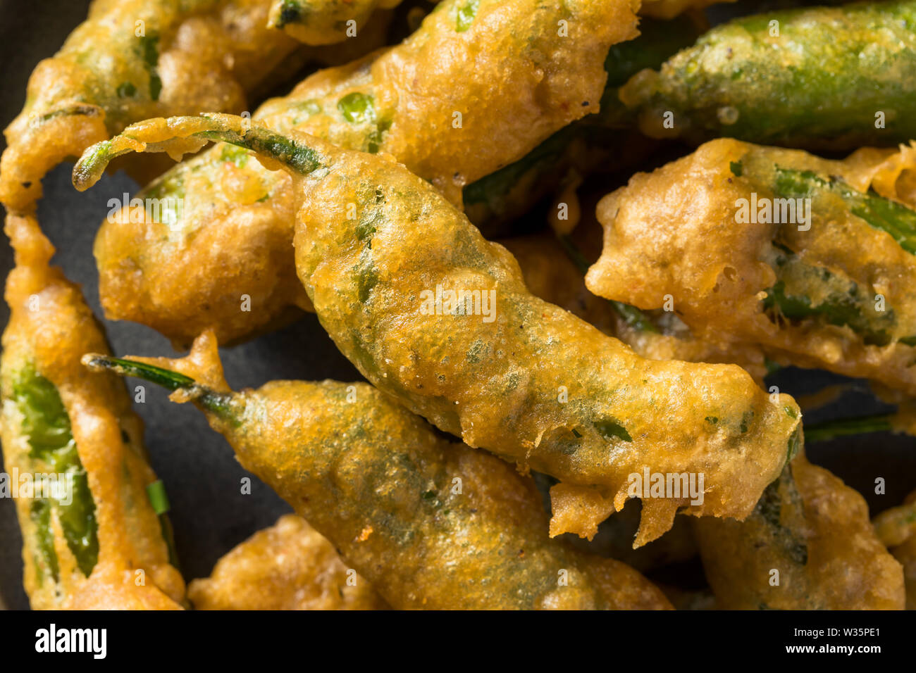 In casa Fritte Shishito Peperoni con salsa Foto Stock