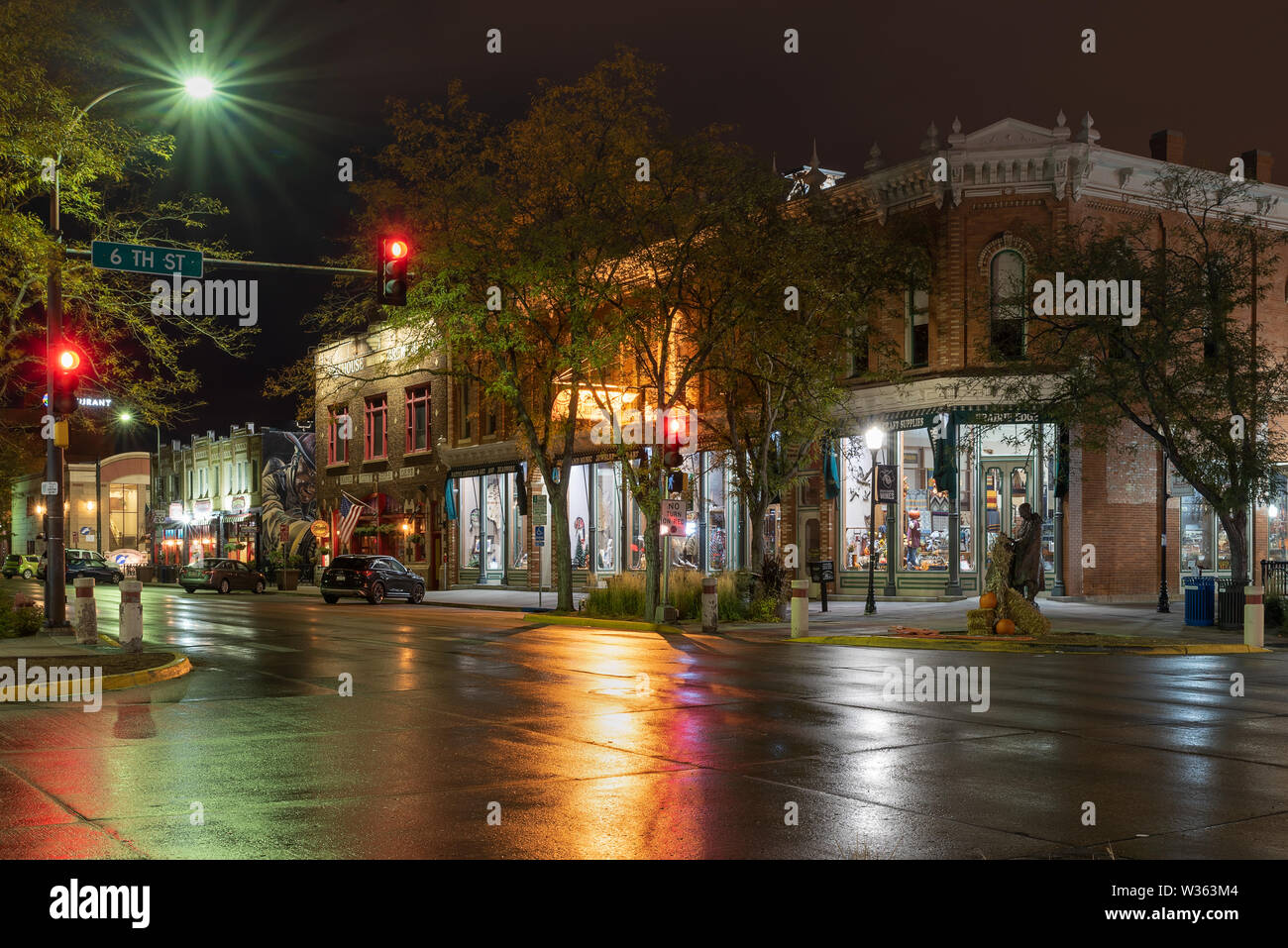 Notte Street nel centro di Rapid City, il Dakota del Sud, STATI UNITI D'AMERICA Foto Stock