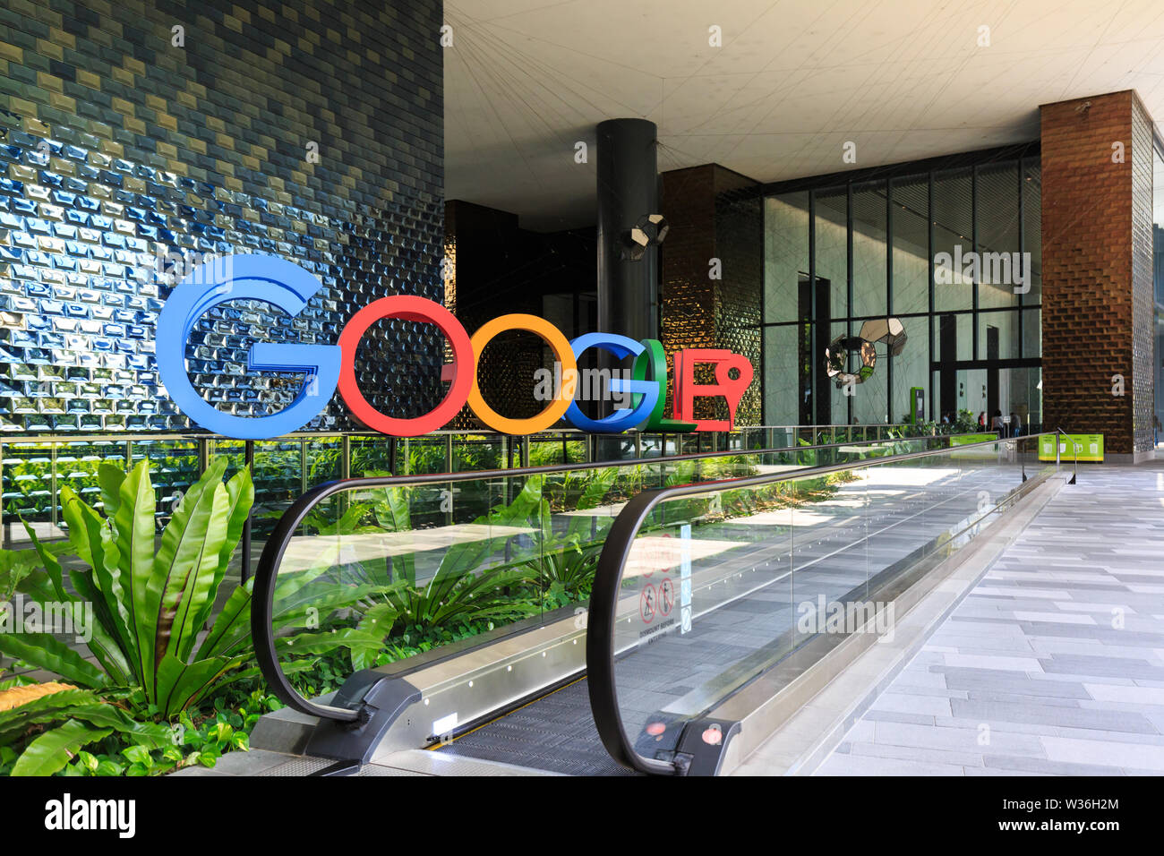 Singapore-28 DEC 2018:una fotografia del logo di Google nella lobby di Google il nuovo campus e office in Singapore, che è sede regionale. Foto Stock