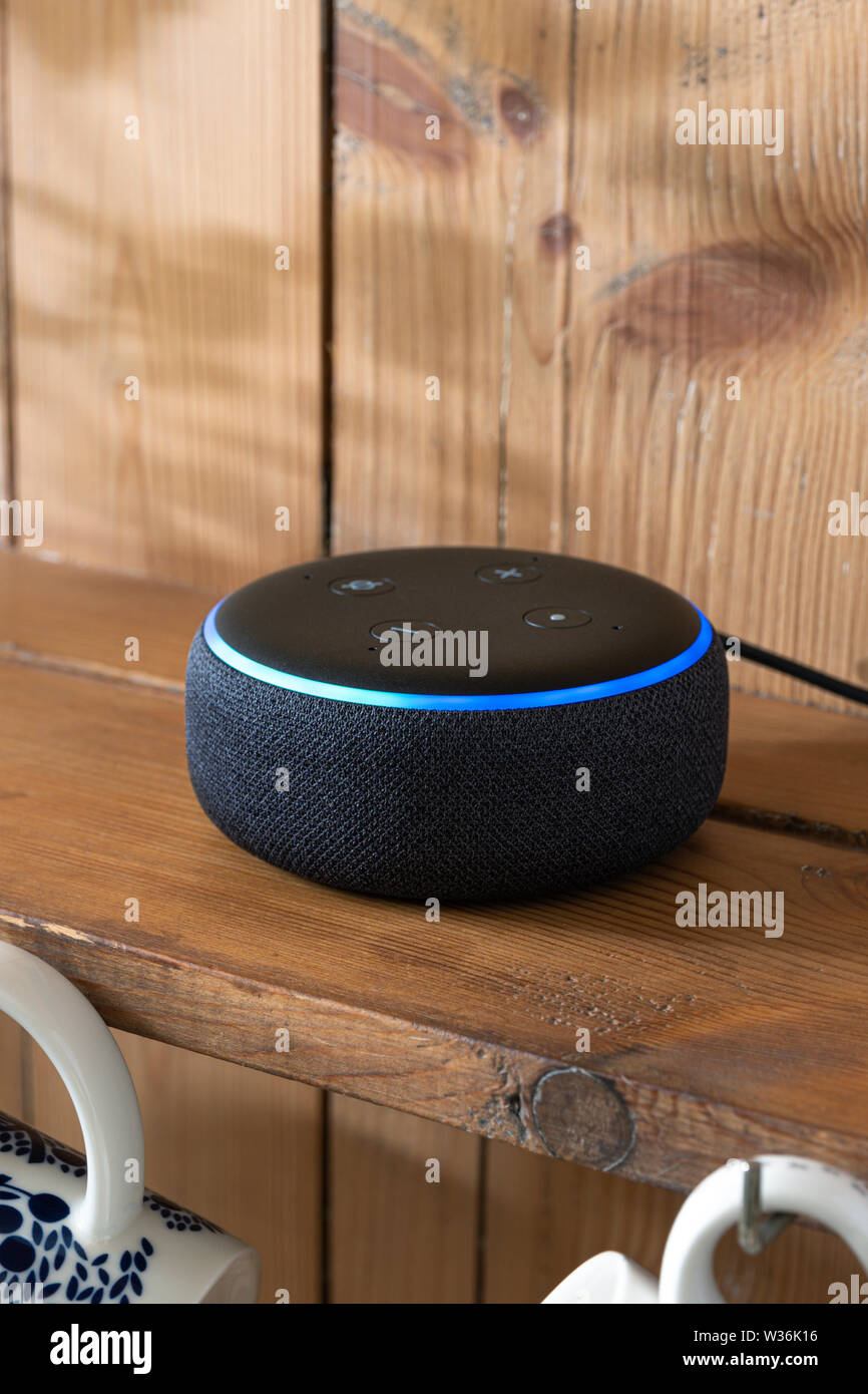 Amazon dot eco altoparlante. Foto Stock