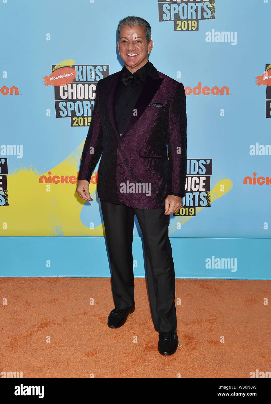 SANTA MONICA, CA - 11 Luglio: Bruce Buffer assiste Nickelodeon Kids' scelta Sport 2019 a Barker Hangar sulla luglio 11, 2019 in Santa Monica, California. Foto Stock