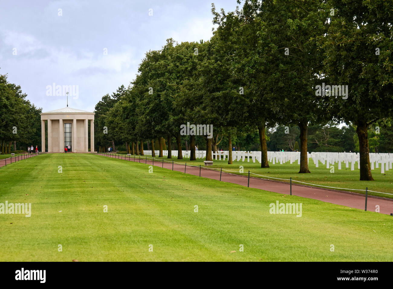 Cappella, calcare Francese, Normandia Cimitero Americano; 9387 tombe; morti militari; 1944 D-Day operazioni; sepoltura, Europa, Colleville-sur-Mer; Foto Stock