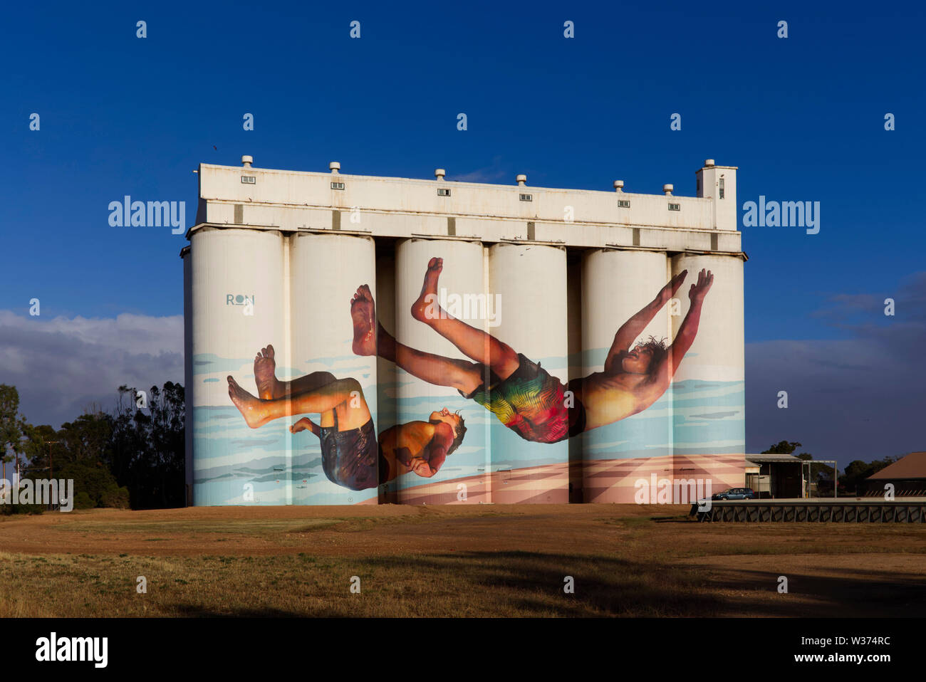 Silo arte sul silo di grano presso Tumby Bay penisola di Eyre South Australia Foto Stock