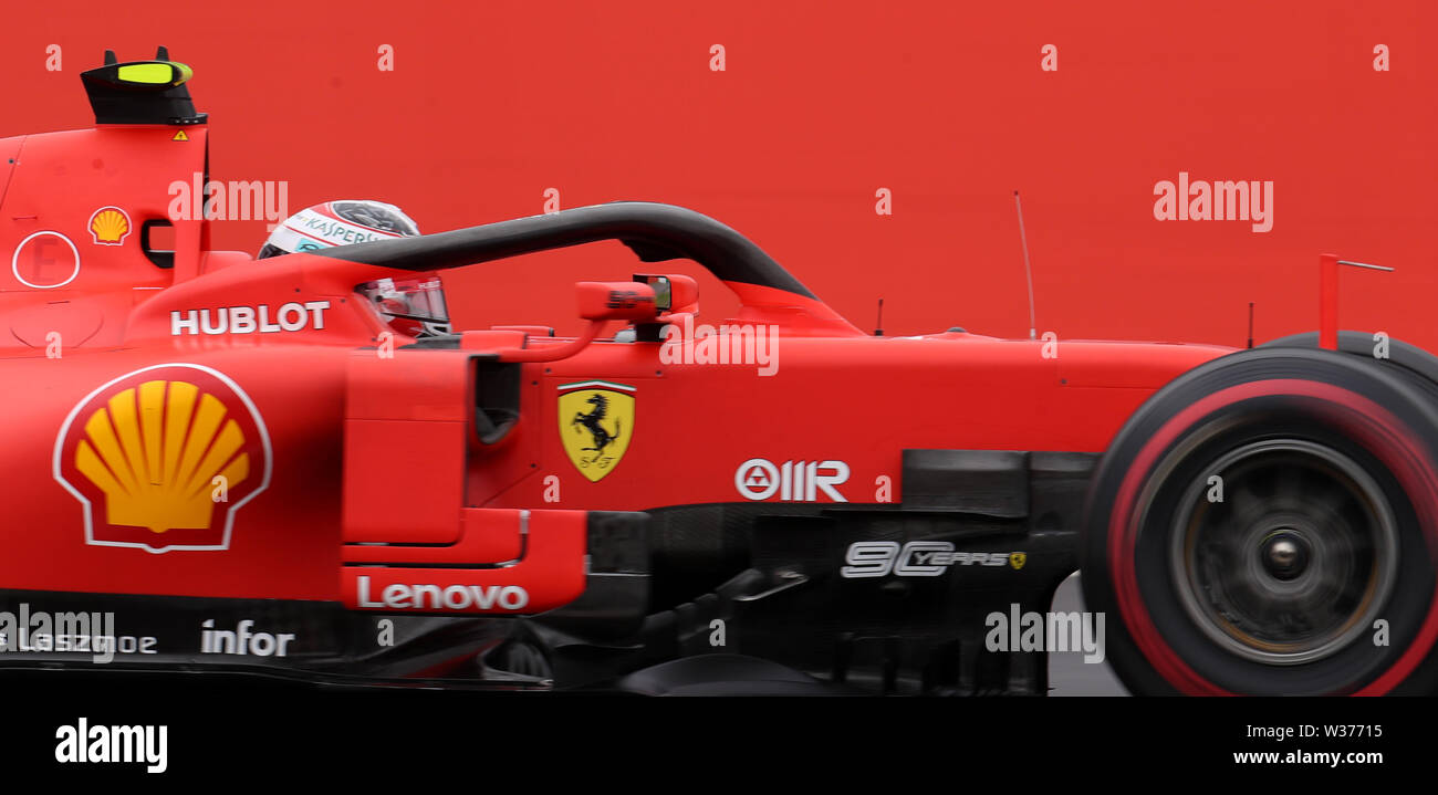 Driver Ferrari Charles Leclerc durante la terza sessione di prove per il Gran Premio di Gran Bretagna a Silverstone, Towcester. Foto Stock