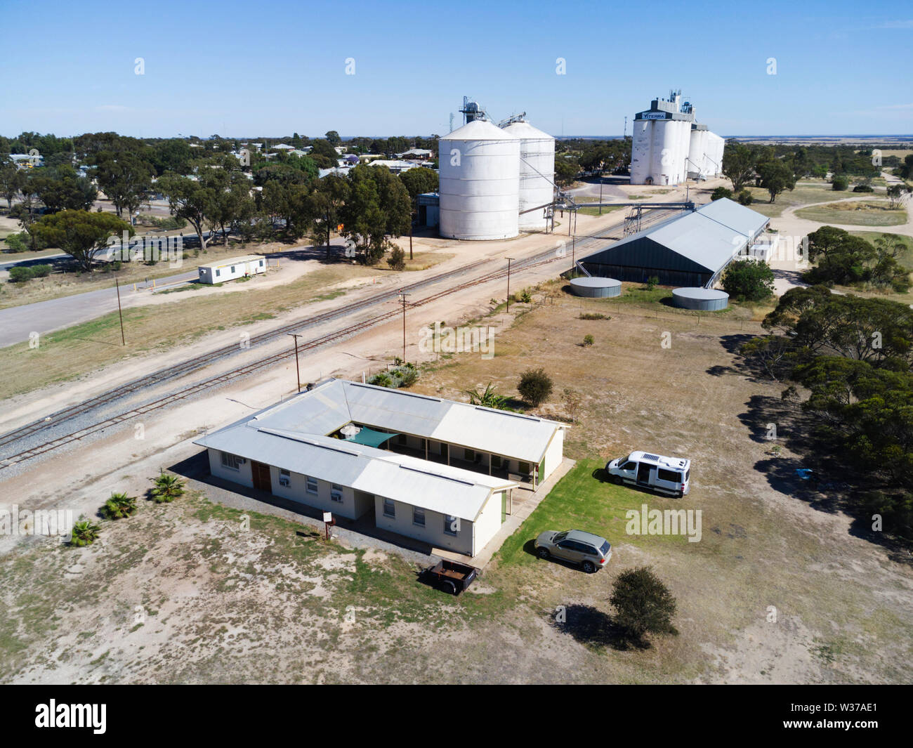Antenna della stazione ferroviaria ex caserma dei lavoratori in servizio agricolo comune di bloccare Eyre Peninsula South Australia Foto Stock