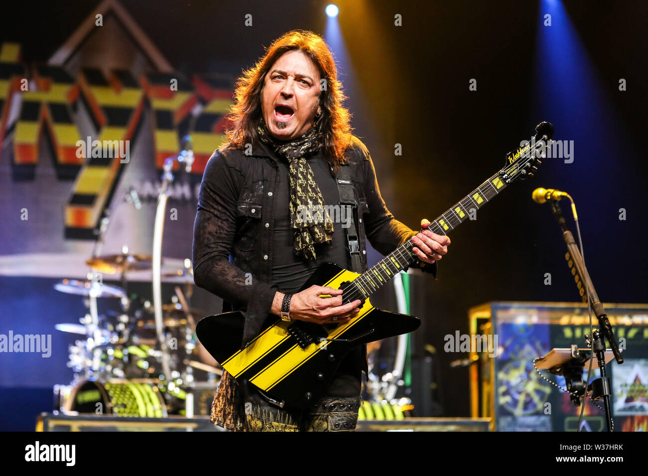 Giugno 15, 2019 - Roanoke Rapids, Stati Uniti d'America - Christian Music Artista STRYPER suona dal vivo come loro 2019 Tour fa tappa a Roanoke Rapids Theatre situato in Roanoke Rapids, North Carolina. ..Stryper è un americano di Christian metal band da Orange County, California. Il gruppo consiste di Michael Sweet piombo (vocals, chitarra), Oz Fox (chitarra), Perry Richardson (bass guitar), e Robert dolce (credito Immagine: © Andy Martin Jr./ZUMA filo) Foto Stock