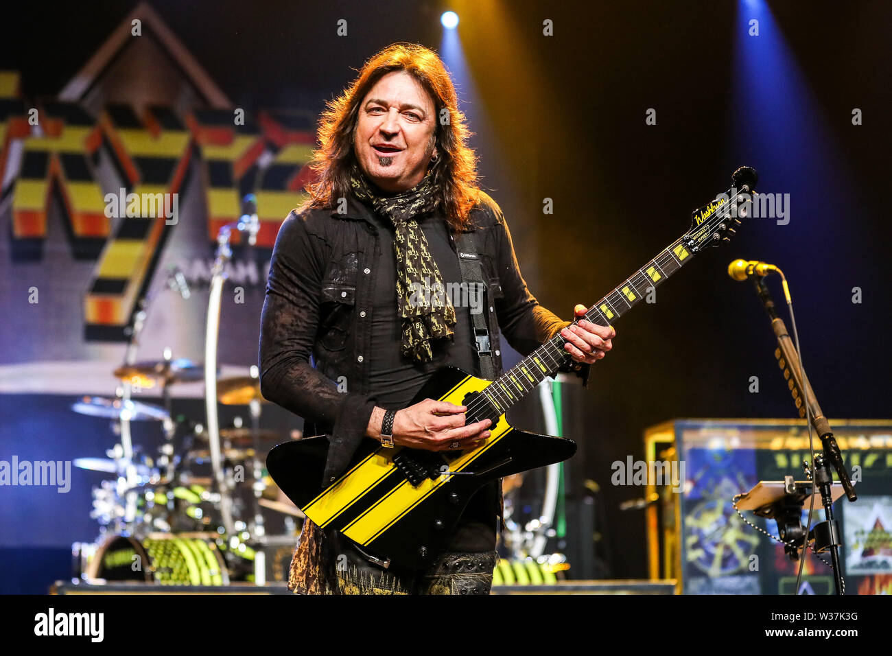 Giugno 15, 2019 - Roanoke Rapids, Stati Uniti d'America - Christian Music Artista STRYPER suona dal vivo come loro 2019 Tour fa tappa a Roanoke Rapids Theatre situato in Roanoke Rapids, North Carolina. ..Stryper è un americano di Christian metal band da Orange County, California. Il gruppo consiste di Michael Sweet piombo (vocals, chitarra), Oz Fox (chitarra), Perry Richardson (bass guitar), e Robert dolce (credito Immagine: © Andy Martin Jr./ZUMA filo) Foto Stock