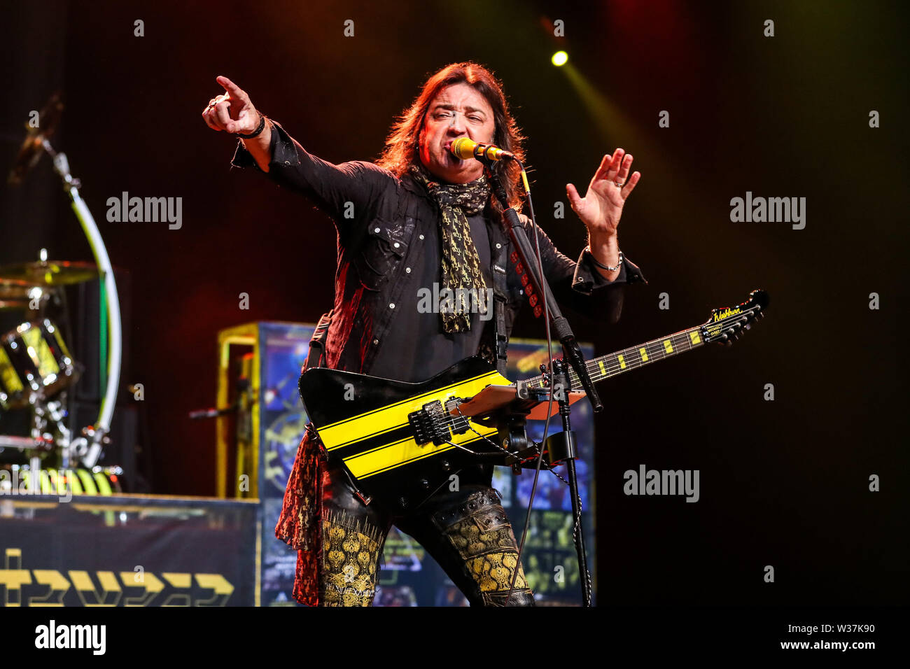 Giugno 15, 2019 - Roanoke Rapids, Stati Uniti d'America - Christian Music Artista STRYPER suona dal vivo come loro 2019 Tour fa tappa a Roanoke Rapids Theatre situato in Roanoke Rapids, North Carolina. ..Stryper è un americano di Christian metal band da Orange County, California. Il gruppo consiste di Michael Sweet piombo (vocals, chitarra), Oz Fox (chitarra), Perry Richardson (bass guitar), e Robert dolce (credito Immagine: © Andy Martin Jr./ZUMA filo) Foto Stock