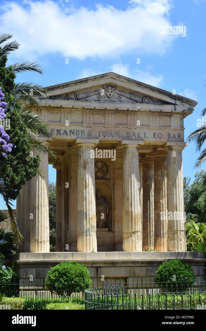 Sir John Alexander Ball monumento, abbassare Barakka Gardens, La Valletta, Malta, Europa Foto Stock