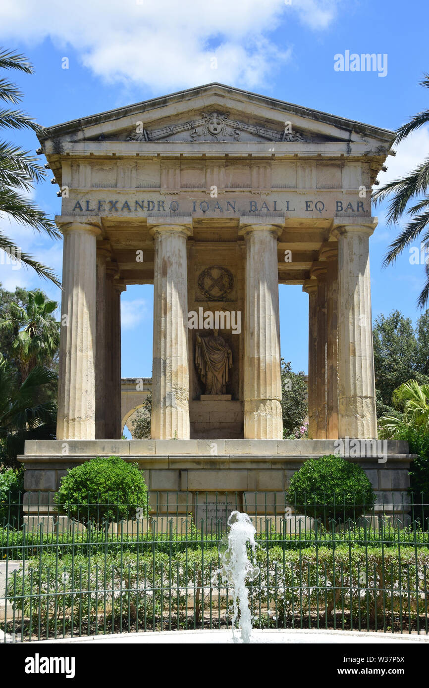 Sir John Alexander Ball monumento, abbassare Barakka Gardens, La Valletta, Malta, Europa Foto Stock