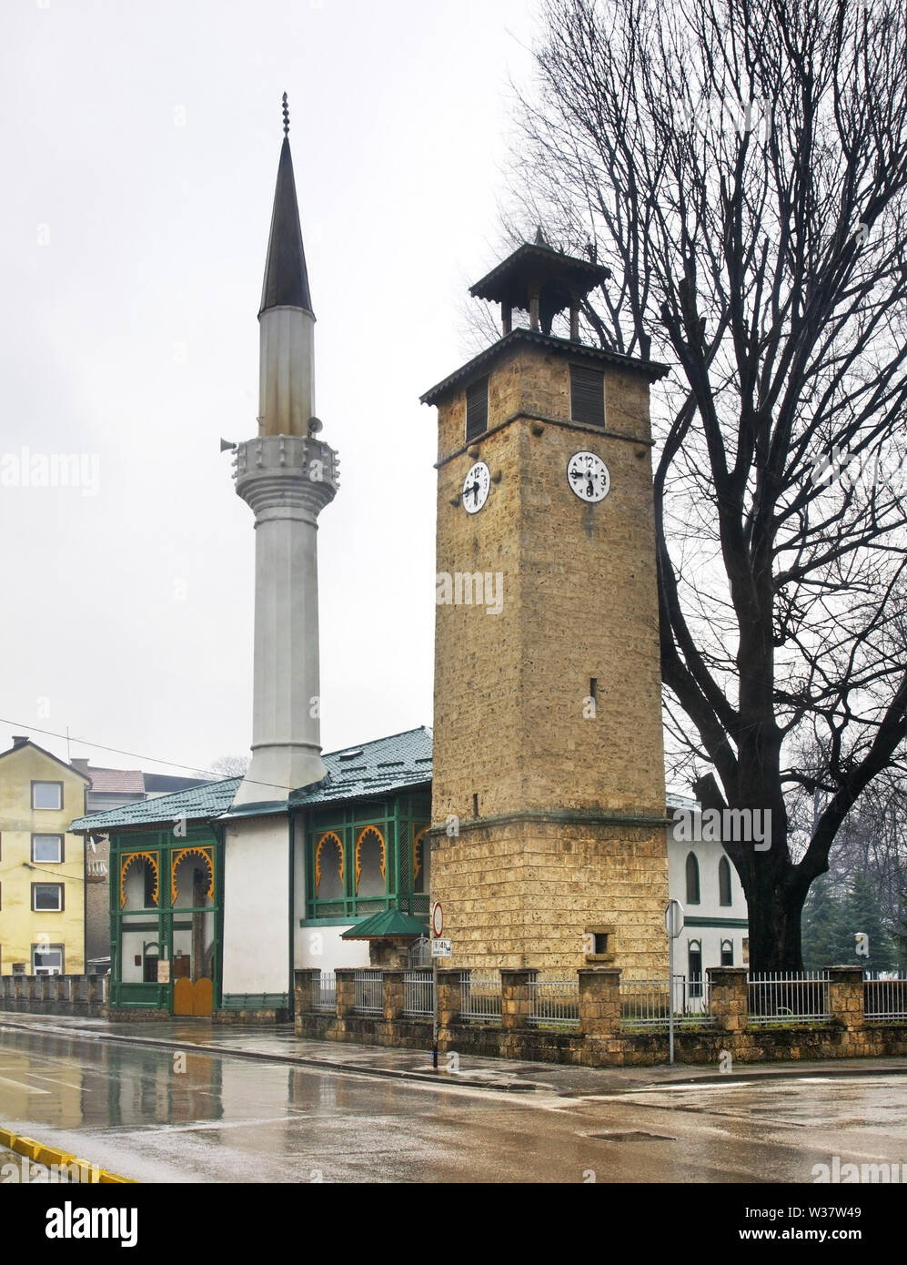 Moschea e Torre dell'Orologio a Travnik. Bosnia ed Erzegovina Foto Stock