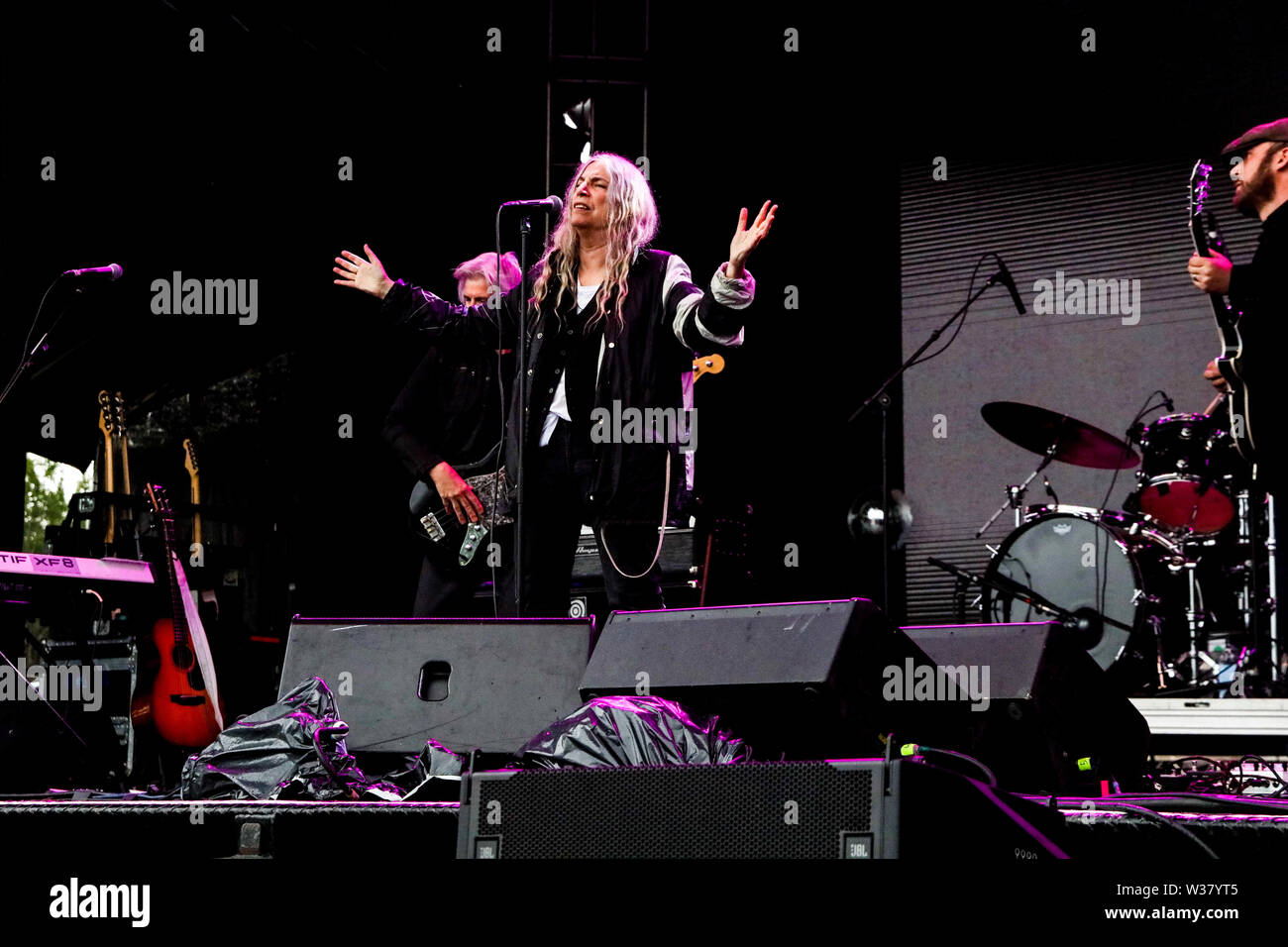 Giugno 23, 2019 - Reykjavâ€™k, Islanda - Music Artista Patti Smith e banda esegue durante il quinto segreto Solstice Festival in Laugadalur, Reykjavâ€™k, Islanda detenute da giugno 21-23, 2019...segreto Solstice, situato appena al di fuori di Reykjavik, Islanda, coerentemente vanta una lineup che è così diversificato e distintivo come il festival nei dintorni. Presentazione di alcuni dei più grandi del mondo di artisti contemporanei, amati musicisti di culto nonché fresco talento locale la festa continua per tutta la notte con un piccolo aiuto da parte del sole di mezzanotte che è quasi sempre presente per tutta l'estate equin Foto Stock