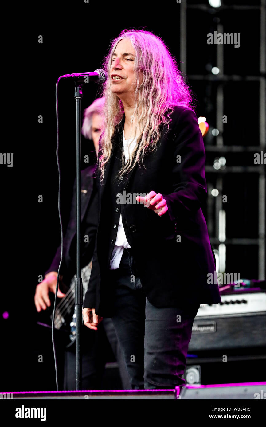 Giugno 23, 2019 - Reykjavâ€™k, Islanda - Music Artista Patti Smith e banda esegue durante il quinto segreto Solstice Festival in Laugadalur, Reykjavâ€™k, Islanda detenute da giugno 21-23, 2019...segreto Solstice, situato appena al di fuori di Reykjavik, Islanda, coerentemente vanta una lineup che è così diversificato e distintivo come il festival nei dintorni. Presentazione di alcuni dei più grandi del mondo di artisti contemporanei, amati musicisti di culto nonché fresco talento locale la festa continua per tutta la notte con un piccolo aiuto da parte del sole di mezzanotte che è quasi sempre presente per tutta l'estate equin Foto Stock