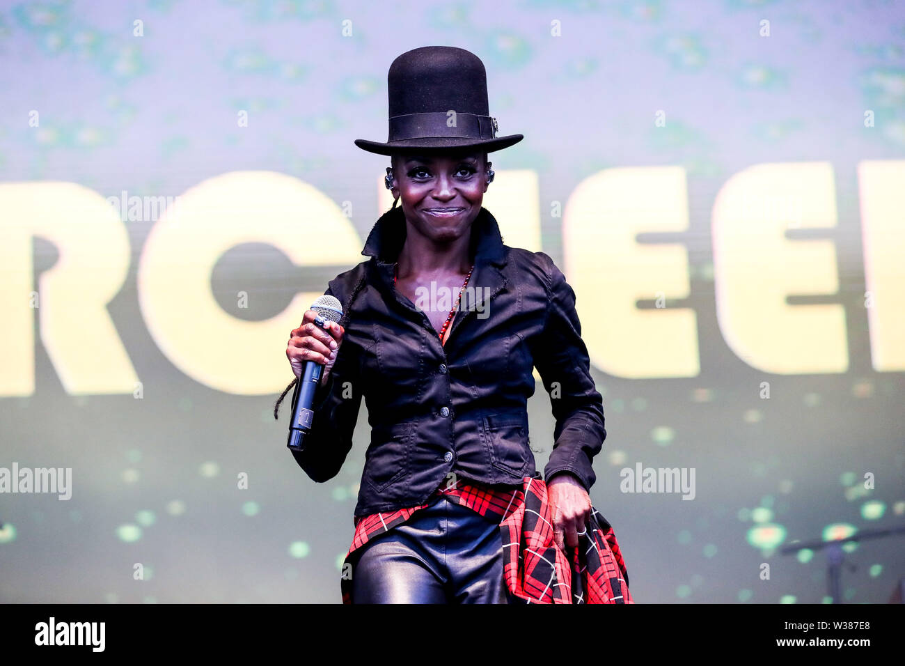 Giugno 23, 2019 - Reykjavâ€™k, Islanda - Music Artista MORCHEEBA compie durante il quinto segreto Solstice Festival in Laugadalur, Reykjavâ€™k, Islanda detenute da giugno 21-23, 2019...segreto Solstice, situato appena al di fuori di Reykjavik, Islanda, coerentemente vanta una lineup che è così diversificato e distintivo come il festival nei dintorni. Presentazione di alcuni dei più grandi del mondo di artisti contemporanei, amati musicisti di culto nonché fresco talento locale la festa continua per tutta la notte con un piccolo aiuto da parte del sole di mezzanotte che è quasi sempre presente per tutta l'estate equinox. (Credito Foto Stock