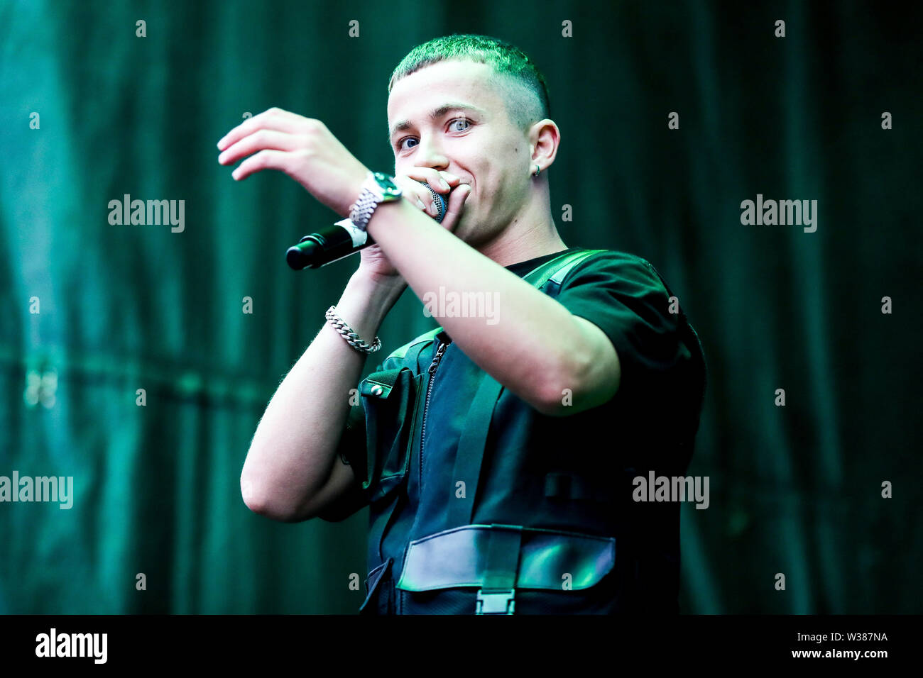 Giugno 23, 2019 - Reykjavâ€™k, Islanda - Musica rap FLONI artista compie durante il quinto segreto Solstice Festival in Laugadalur, Reykjavâ€™k, Islanda detenute da giugno 21-23, 2019...segreto Solstice, situato appena al di fuori di Reykjavik, Islanda, coerentemente vanta una lineup che è così diversificato e distintivo come il festival nei dintorni. Presentazione di alcuni dei più grandi del mondo di artisti contemporanei, amati musicisti di culto nonché fresco talento locale la festa continua per tutta la notte con un piccolo aiuto da parte del sole di mezzanotte che è quasi sempre presente per tutta l'estate equinox. (Credito Foto Stock