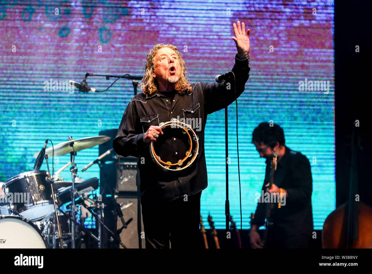 Giugno 23, 2019 - Reykjavâ€™k, Islanda - Music Artista Robert Plant compie durante il quinto segreto Solstice Festival in Laugadalur, Reykjavâ€™k, Islanda detenute da giugno 21-23, 2019...segreto Solstice, situato appena al di fuori di Reykjavik, Islanda, coerentemente vanta una lineup che è così diversificato e distintivo come il festival nei dintorni. Presentazione di alcuni dei più grandi del mondo di artisti contemporanei, amati musicisti di culto nonché fresco talento locale la festa continua per tutta la notte con un piccolo aiuto da parte del sole di mezzanotte che è quasi sempre presente per tutta l'estate equinox. (Cre Foto Stock