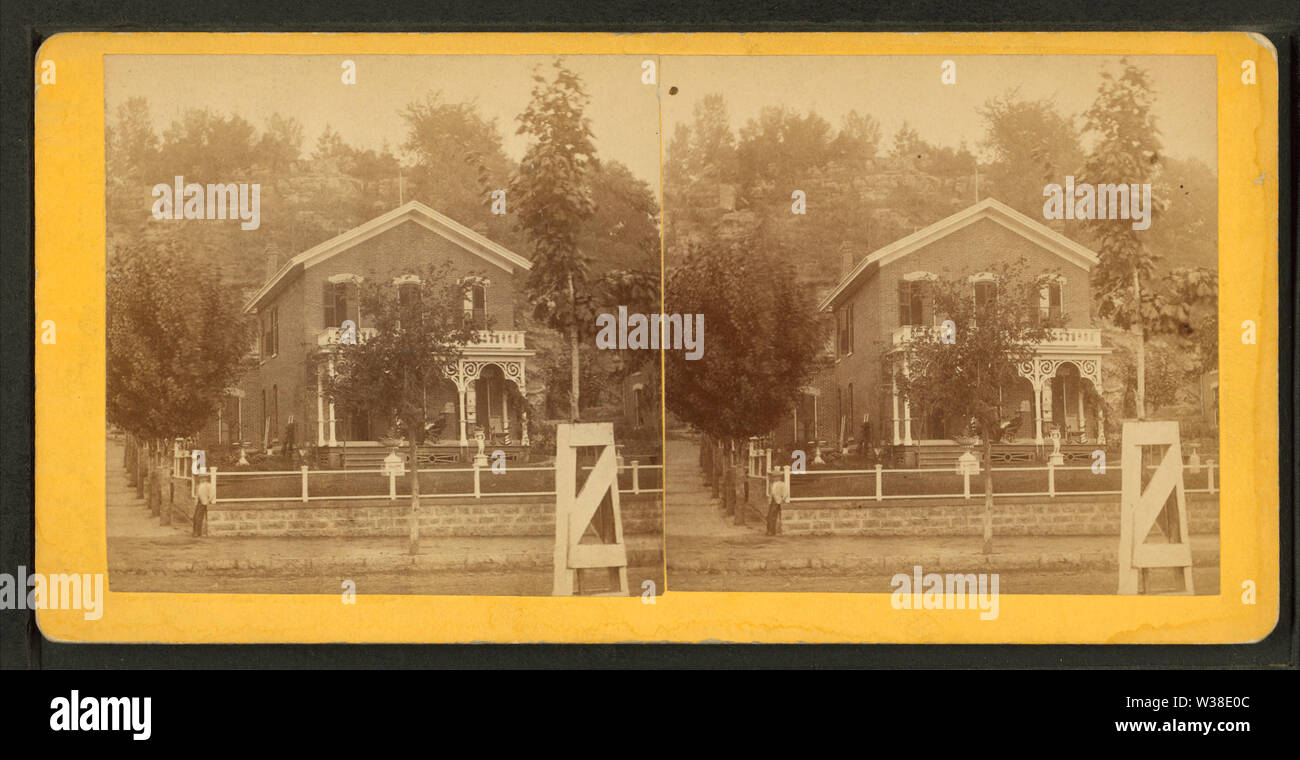 Vista di una casa con un recinto intorno a Dubuque,Iowa, da root, Samuele, 1819-1889 Foto Stock