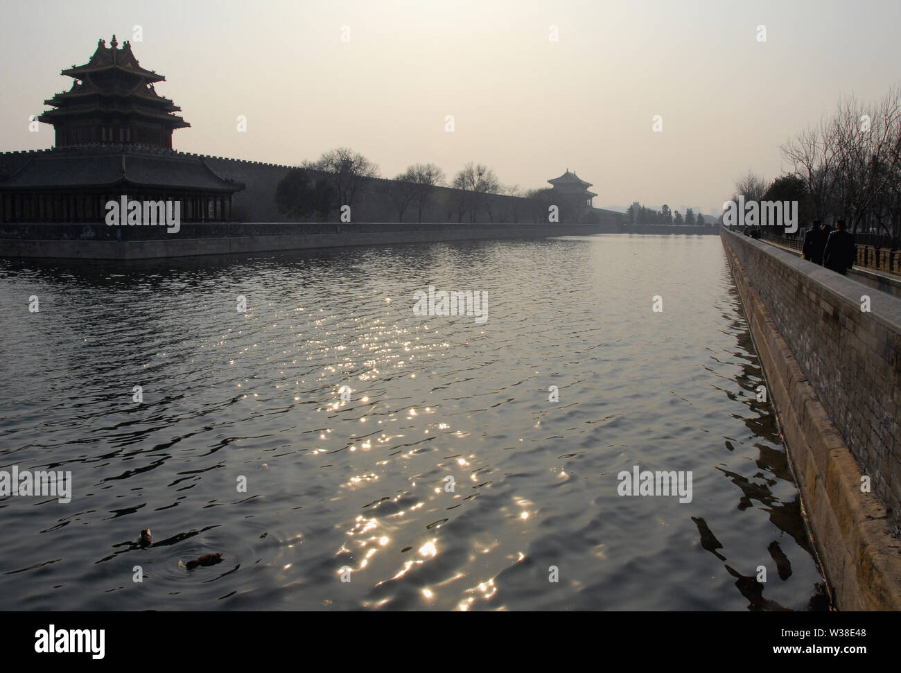 La città proibita a Pechino, Cina. Il fossato circonda il al di fuori della Città Proibita. La Città Proibita è tradizionale architettura cinese. UNESCO. Foto Stock
