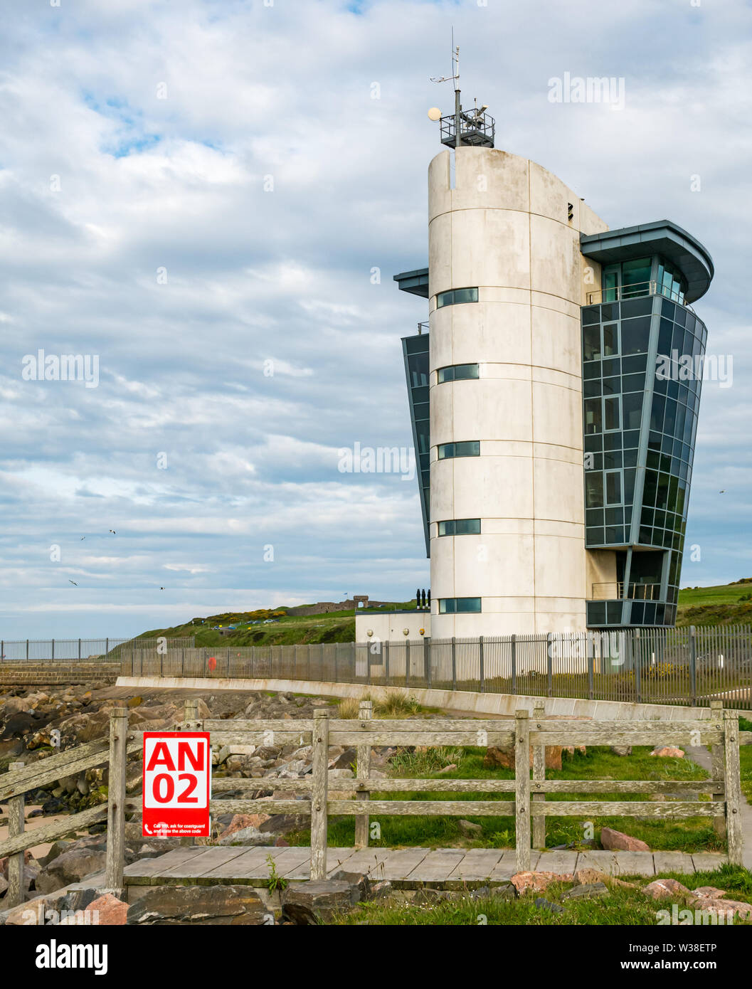 Aberdeen spedizioni torre di controllo, porto di Aberdeen, Scozia, Regno Unito Foto Stock