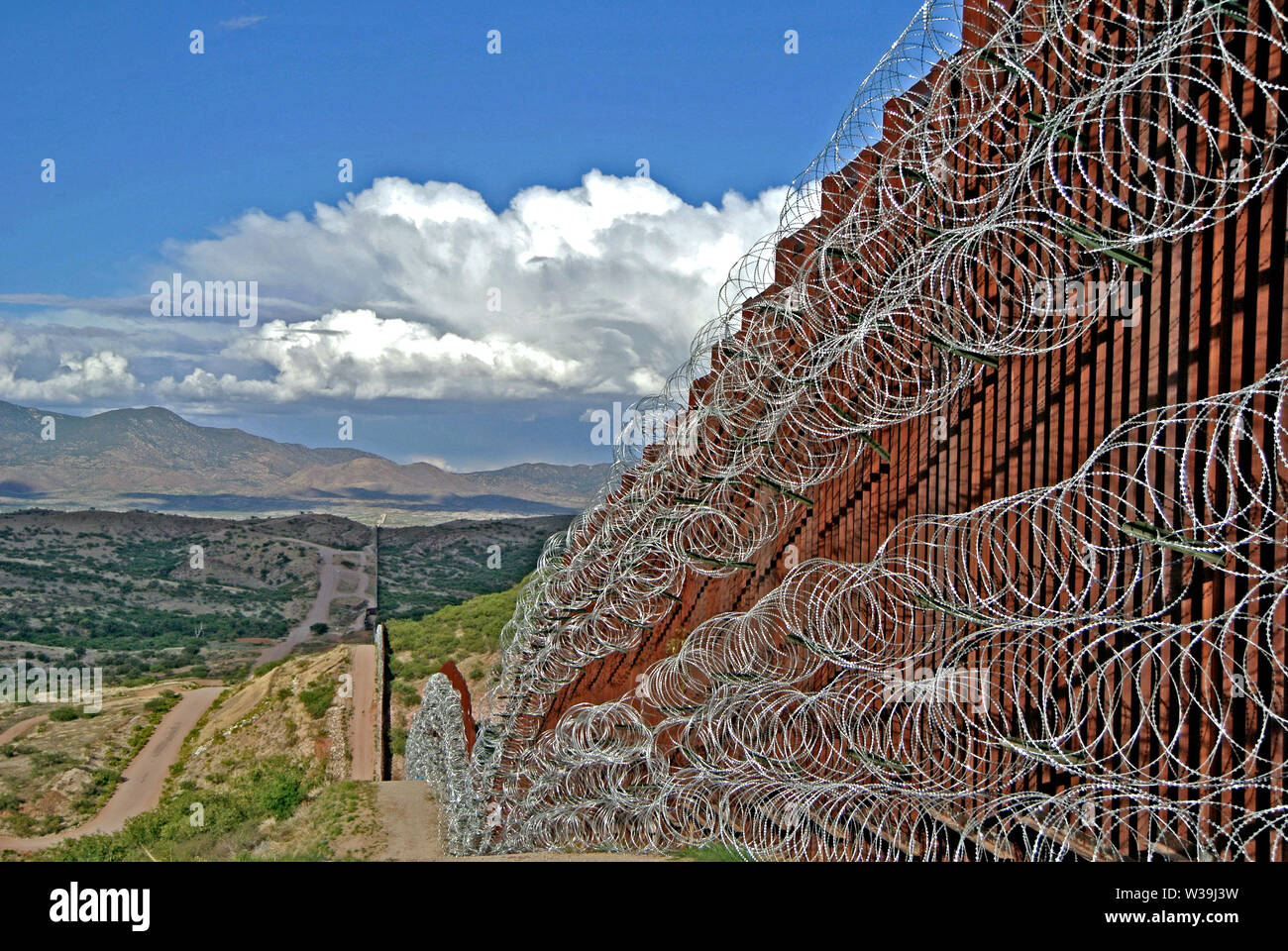Recinzione di confine in Nogales Arizona sul lato di noi Foto Stock