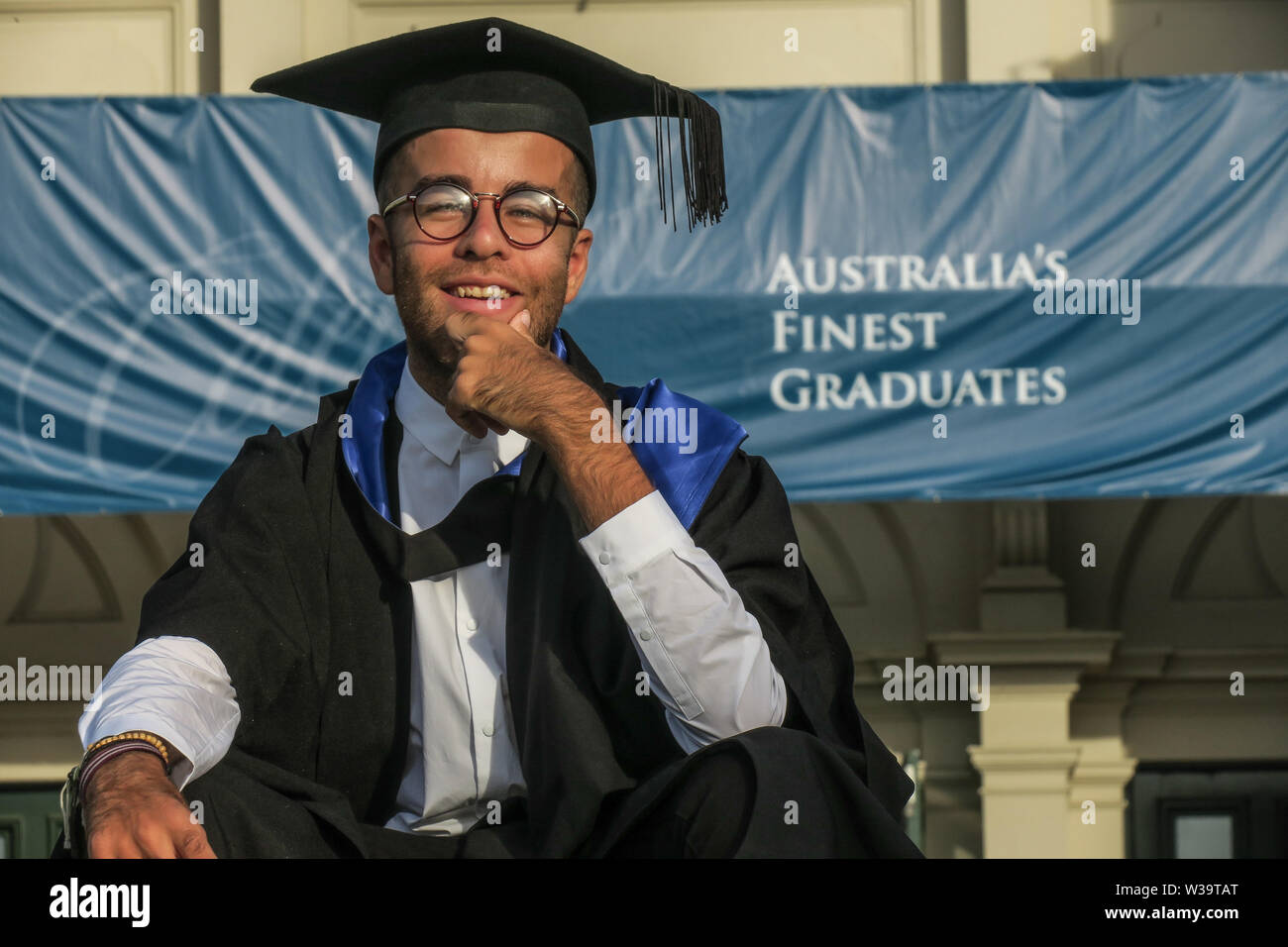 Gli studenti universitari sul giorno di graduazione a Melbourne in Australia . Foto Stock
