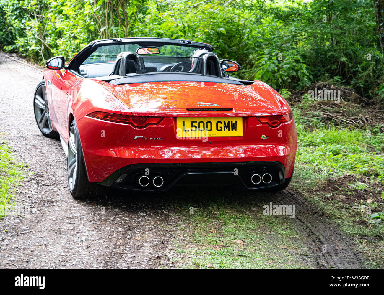 Red Jaguar F-type su Oakamoor Hill Climb, 13 luglio 2019, Oakamoor, Staffordshire, Regno Unito Foto Stock