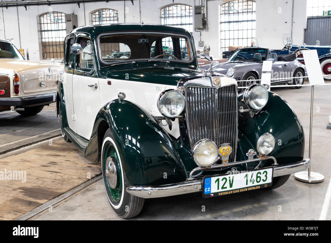 BUDAPEST, Ungheria - 05 Aprile 2019: MG da classic car in condizione di menta sul display a oldtimer automobile show. Foto Stock