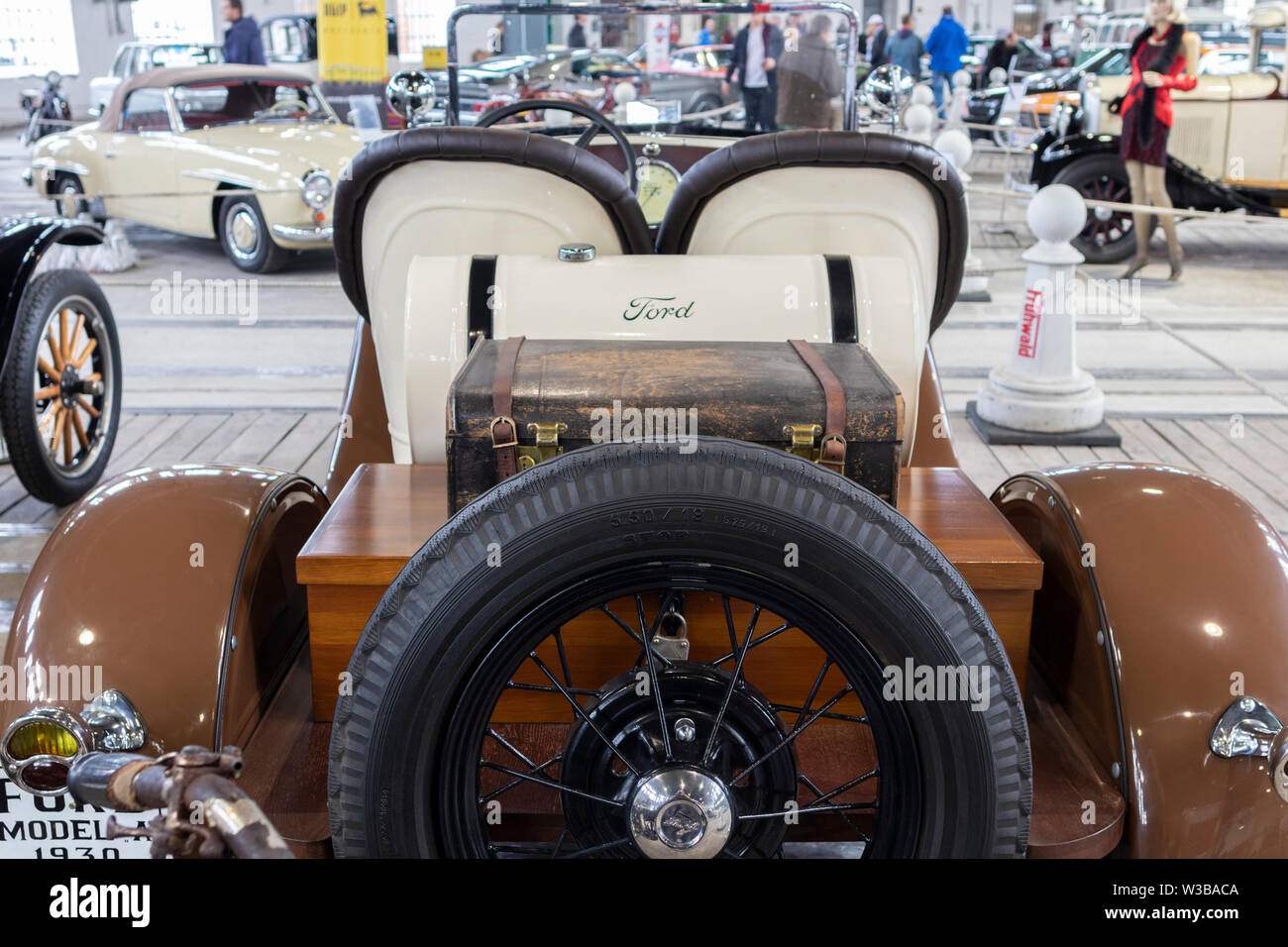 BUDAPEST, Ungheria - 05 Aprile 2019: vista posteriore di un raro 1930 Ford Modello T automobile in corrispondenza di una classic car show. Foto Stock