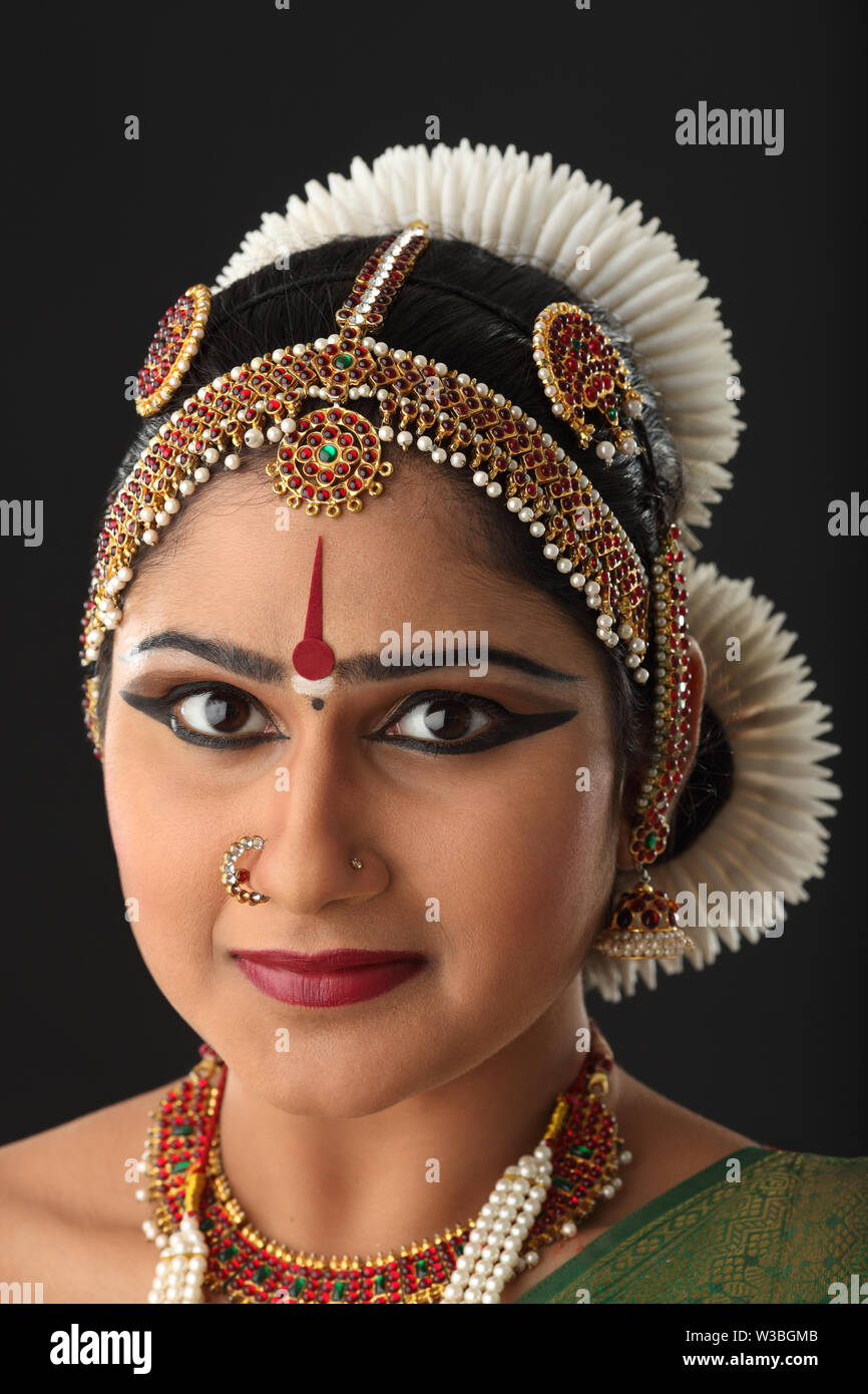 Ritratto di un ballerino Bharatanatyam Foto Stock