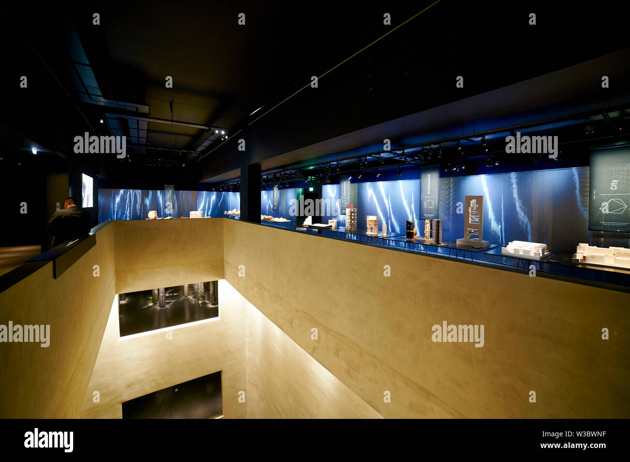 Armani Silos è una moda arte Museo di Milano Italia dedicata all'Armani stile. Lo spazio espositivo è stato inaugurato nel 2015 ed è un soggiorno open-per-th Foto Stock