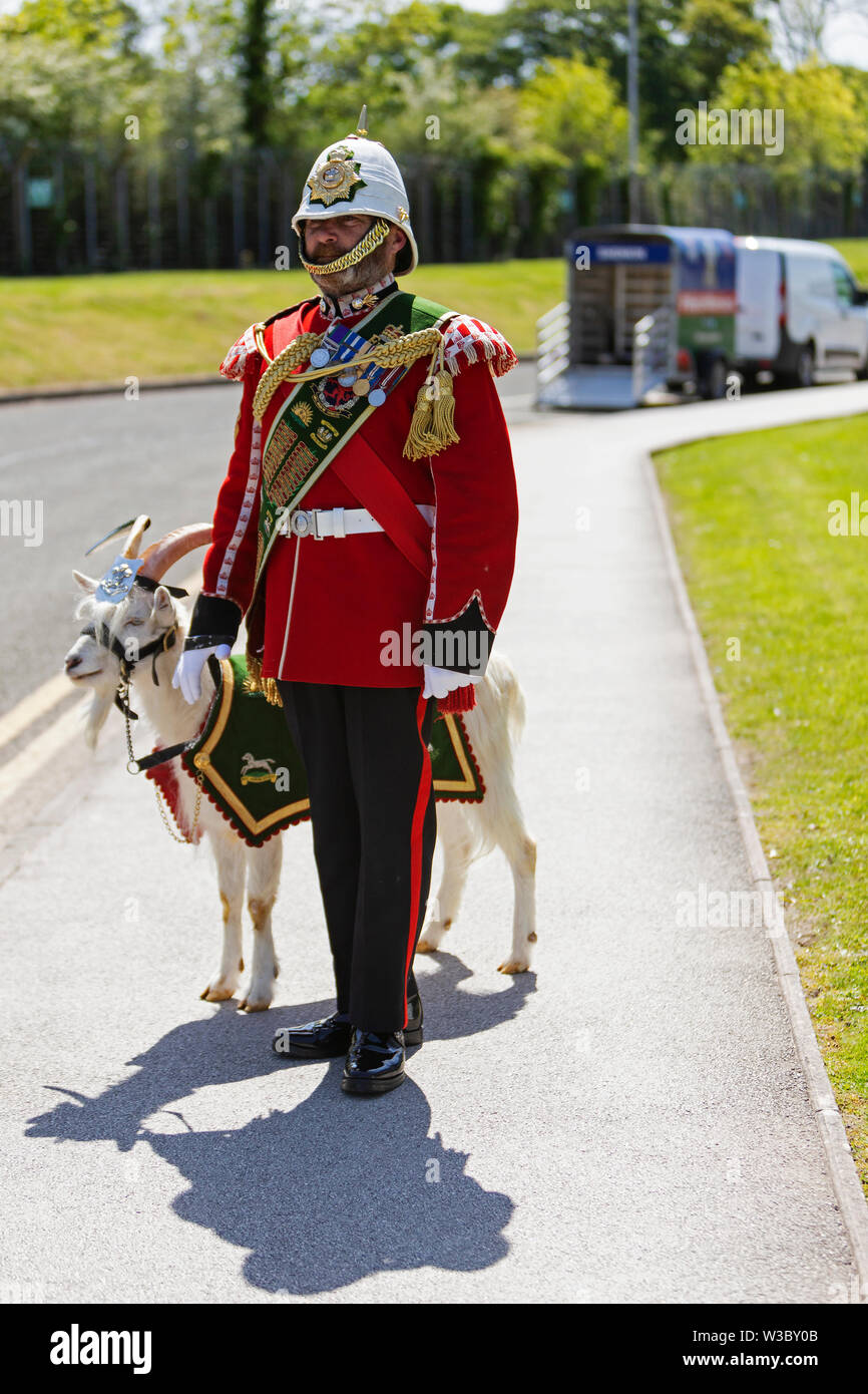 Fotografia di © Jamie Callister. Principali di capra di Jackson e Fusilier Shenkin IV di rendere uno speciale aspetto per la scheda Qioptiq visita 14 Maggio 2019 Foto Stock