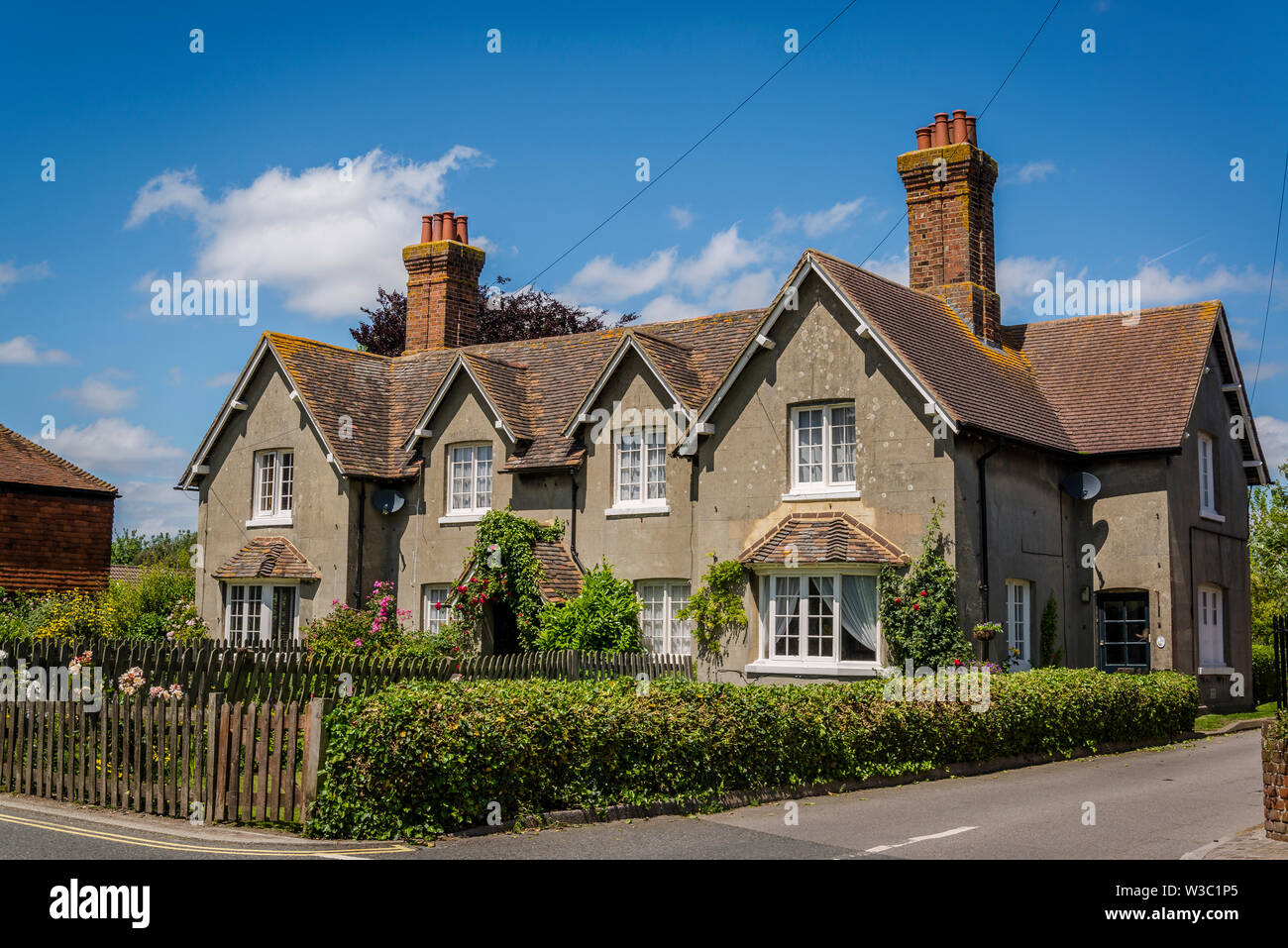 Interessante multi-occupazione house, Cobham, un villaggio nel Kent con Forte di Charles Dickens collegamenti, England, Regno Unito Foto Stock