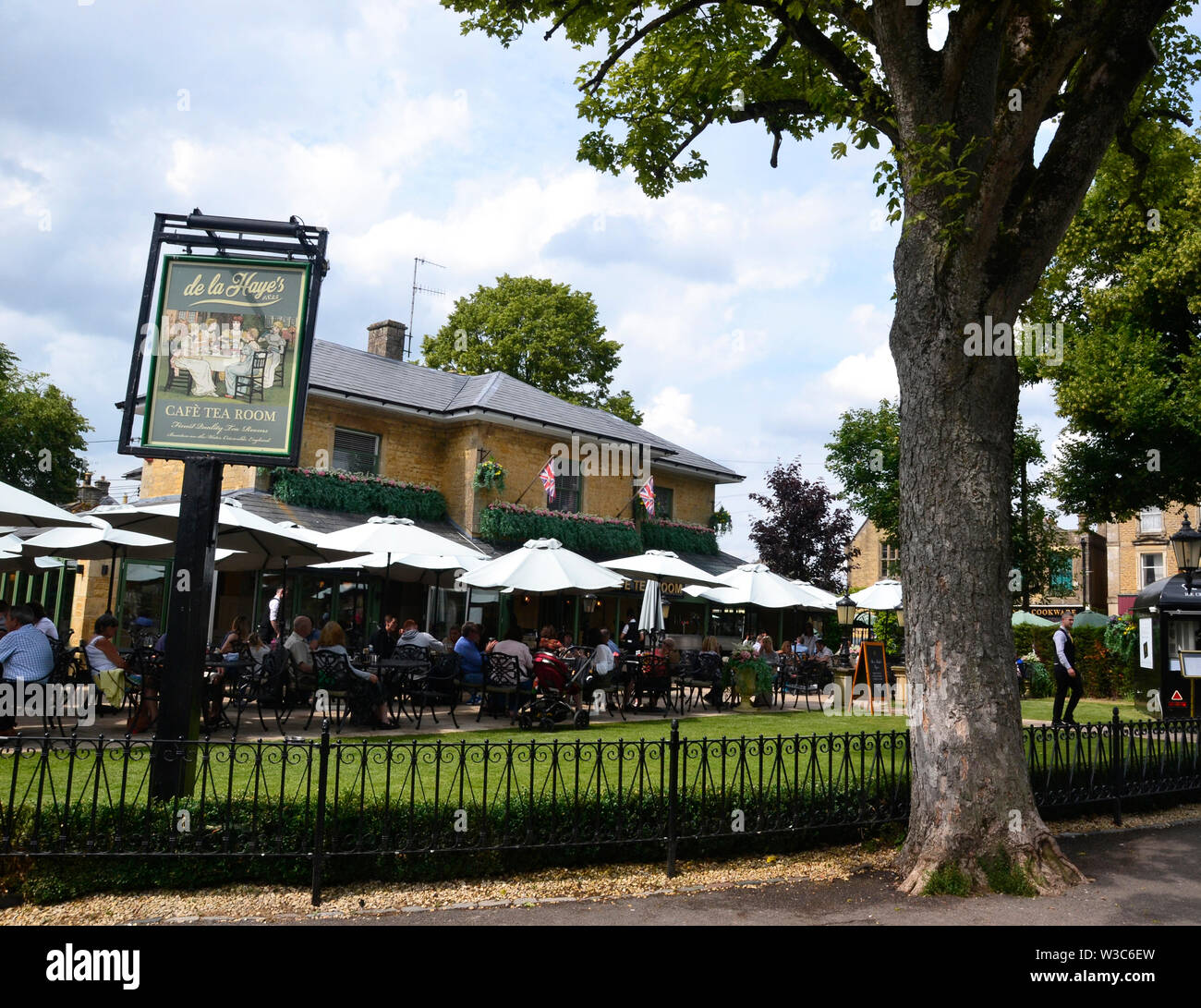 De La Haye's Cafe sala da tè a Bourton-on-the-acqua, Gloucestershire, Cotswolds, REGNO UNITO Foto Stock