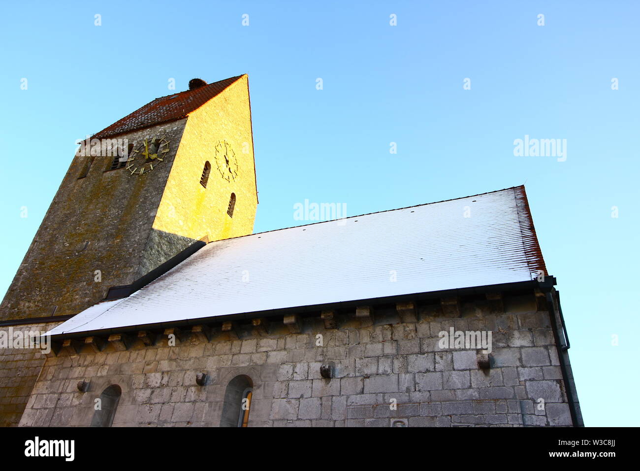 Blick auf die alte Kirch in Bad Gögging, ein Stadtteil von Neustadt an der Donau in Niederbayern Foto Stock