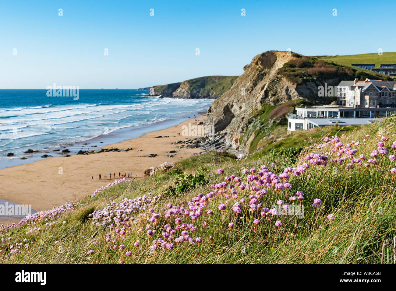 Inizio serata estiva, Watergate Bay, Cornwall, Inghilterra, Regno Unito. Foto Stock