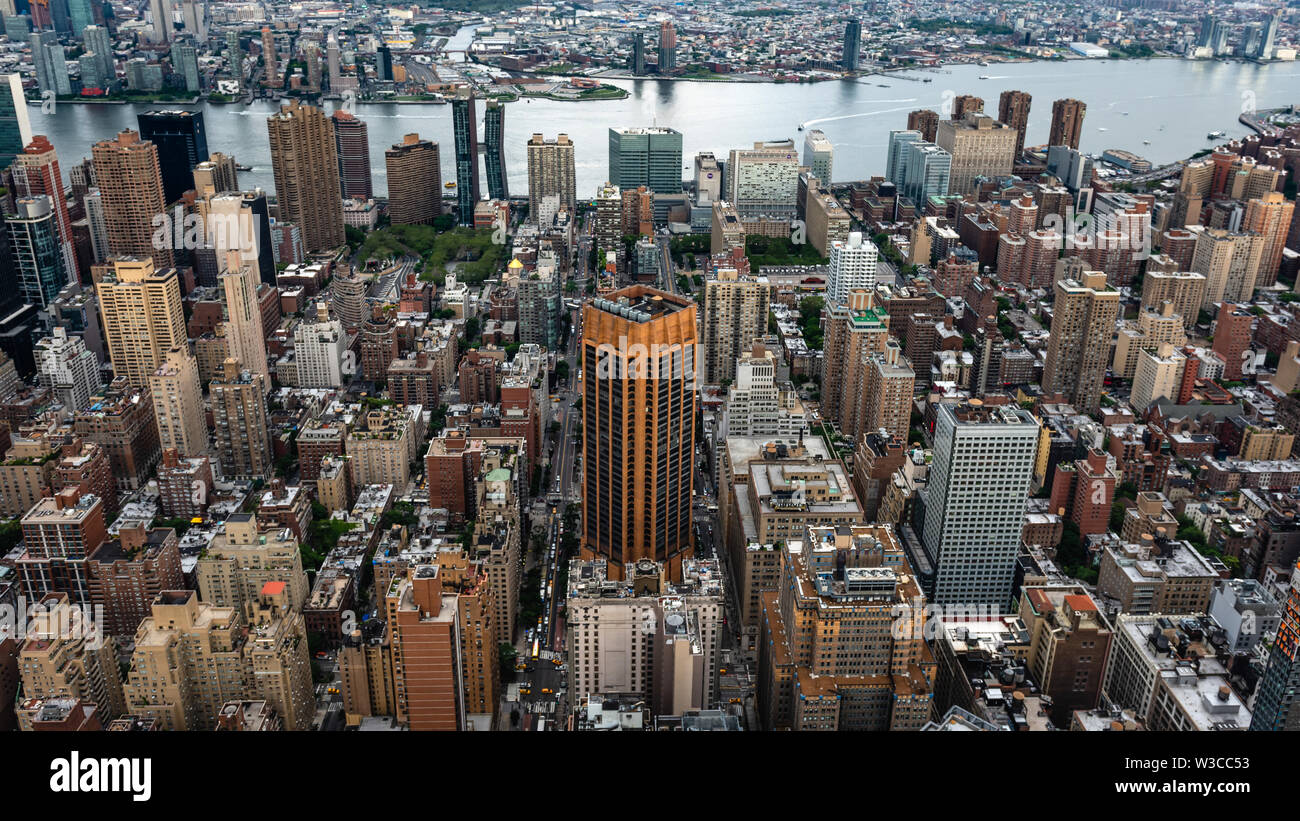 New York, Stati Uniti d'America - 6 Giugno 2019: New York City. Splendida vista aerea di Manhattan Midtown grattacieli - Immagine Foto Stock