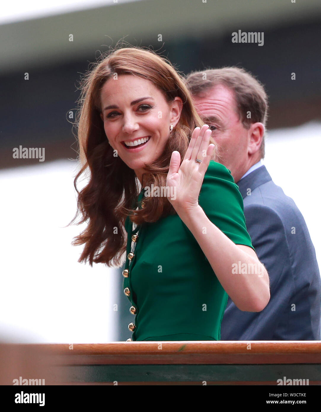 Il torneo di Wimbledon, Londra, Regno Unito. 13 luglio 2019. Kate Middleton (Duchessa di Cambridge) arriva a guardare il Signore sceglie il finale tra Serena Williams e Simona Halep in campionati di Wimbledon tennis, Wimbledon, Londra sulla luglio 13, 2019 Credit: Paolo Marriott/Alamy Live News Foto Stock