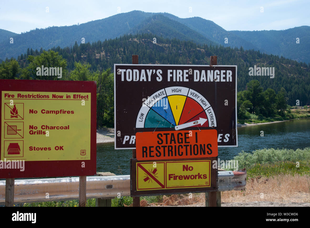 Pericolo di incendio della lettura del segno "estrema", Montana, USA Foto Stock