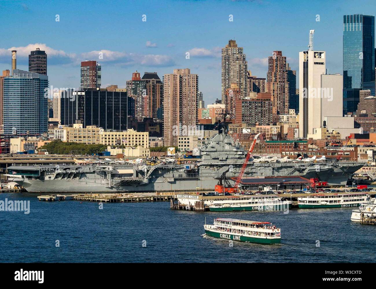 New York, New York, Stati Uniti d'America. 3 Sep, 2005. Una crociera nel porto di società in Manhattan, New York, Circle Line Sightseeing Cruises opera del porto di New York guidate dalla sua base al Molo 83 in midtown. Credito: Arnold Drapkin/ZUMA filo/Alamy Live News Foto Stock