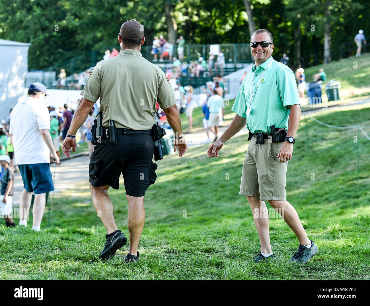 Silvis, Iowa, USA. 14 Luglio, 2019. Moline ispettore di polizia Michael Griffin opere durante il round finale del John Deere Classic Domenica, 14 luglio 2019, a TPC Deere Run in Silvis. Credito: Meg Mclaughlin/Mmclaughlin@Qconl/Quad-City volte/ZUMA filo/Alamy Live News Foto Stock