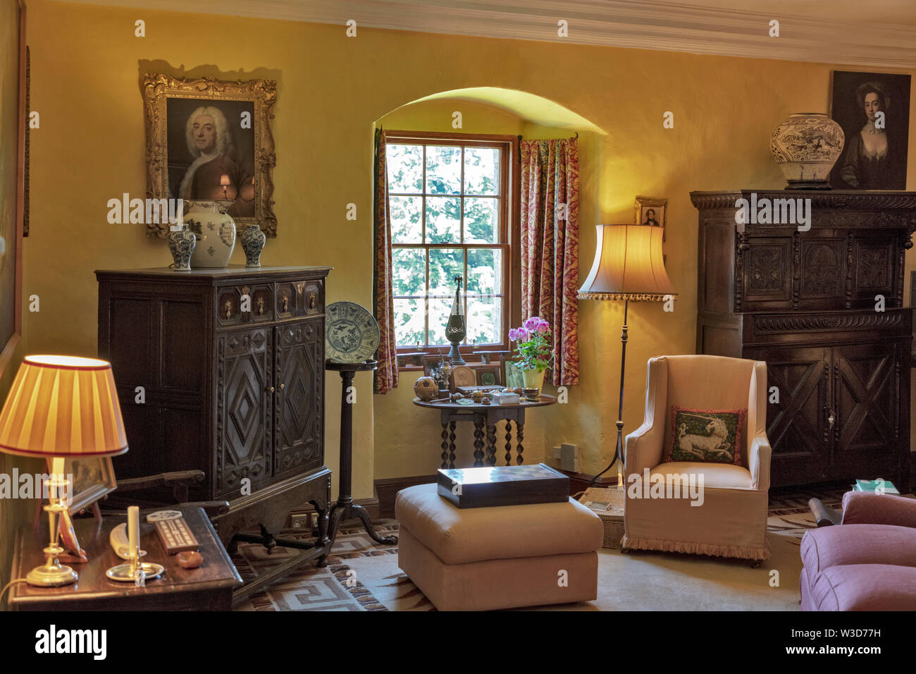 Storico stanza vivente, salon, Cawdor Castle, Scotland, Regno Unito Foto Stock
