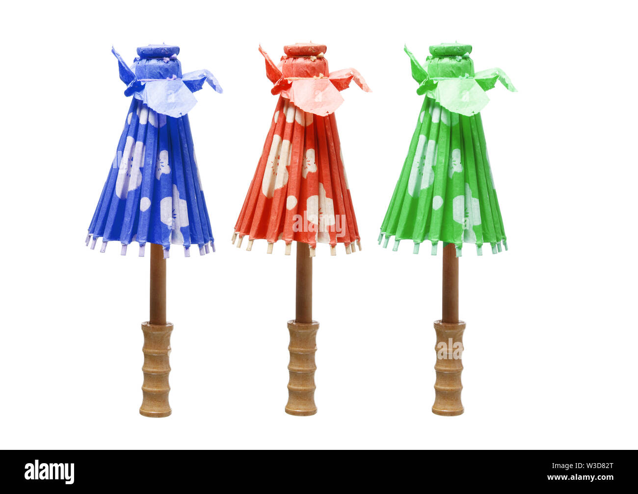 Gli ombrelli di carta isolato su sfondo bianco Foto Stock