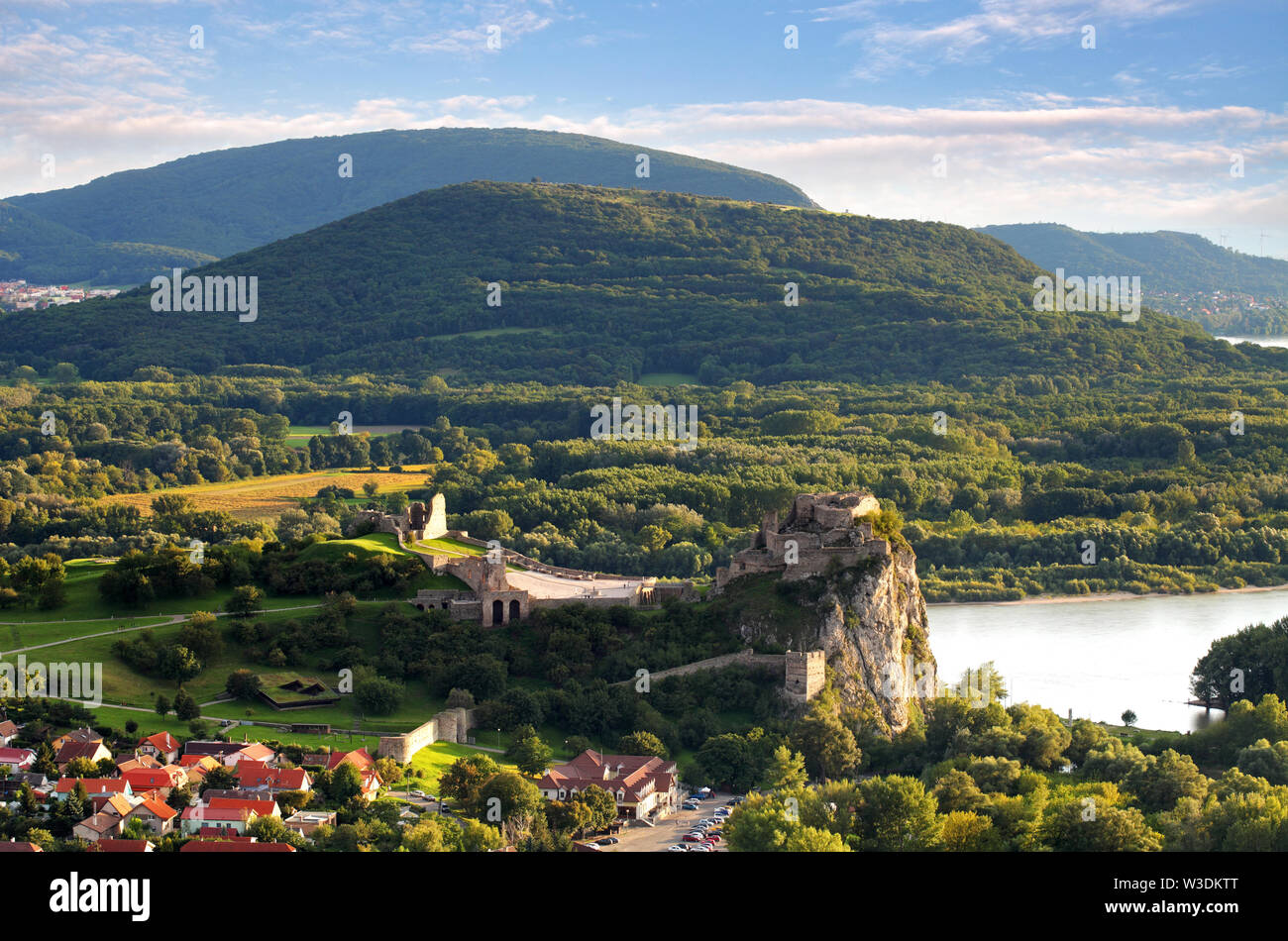 Bratislava - la rovina del castello di Devin, Slovacchia Foto Stock