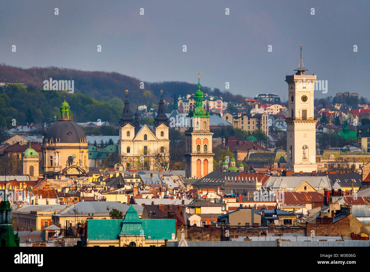 Vista aerea della città vecchia, Lviv, Ucraina Foto Stock Vista aerea della città vecchia, Lviv, Ucraina Foto Stock
