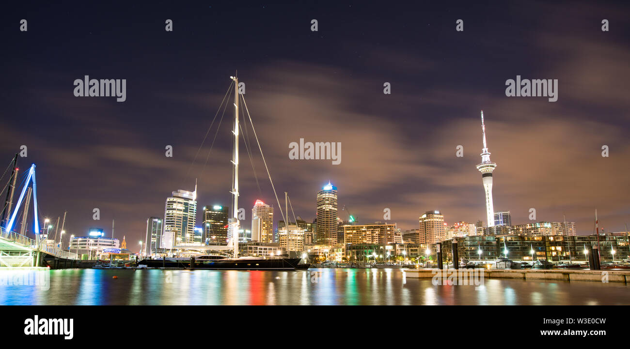 2016, marzo 33 - Auckland, Nuova Zelanda, verticale dell'edificio nella città di Auckland all'alba. Foto Stock